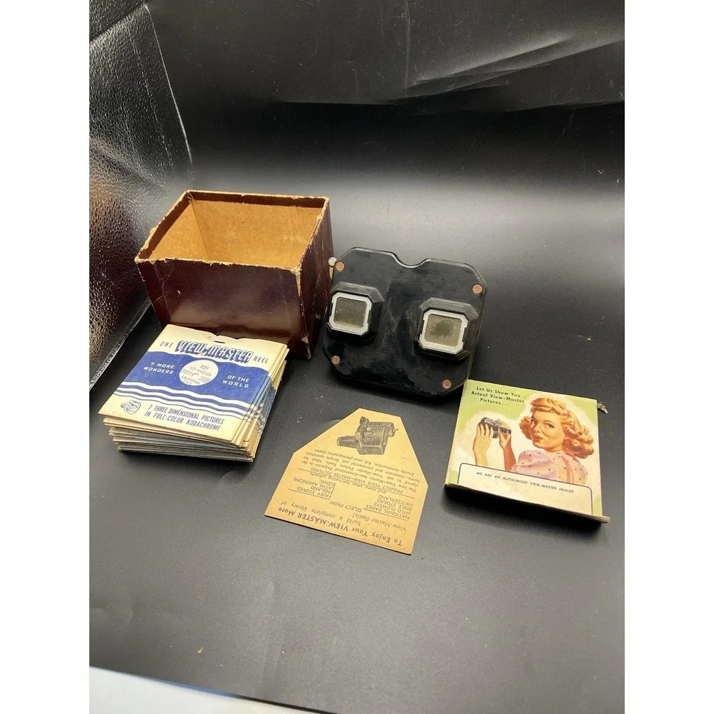 Vintage 1947 Sawyer's View-Master De Luxe Stereoscope w/ Reels Box